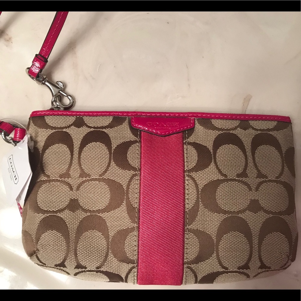 Coach Wristlet -New with tags